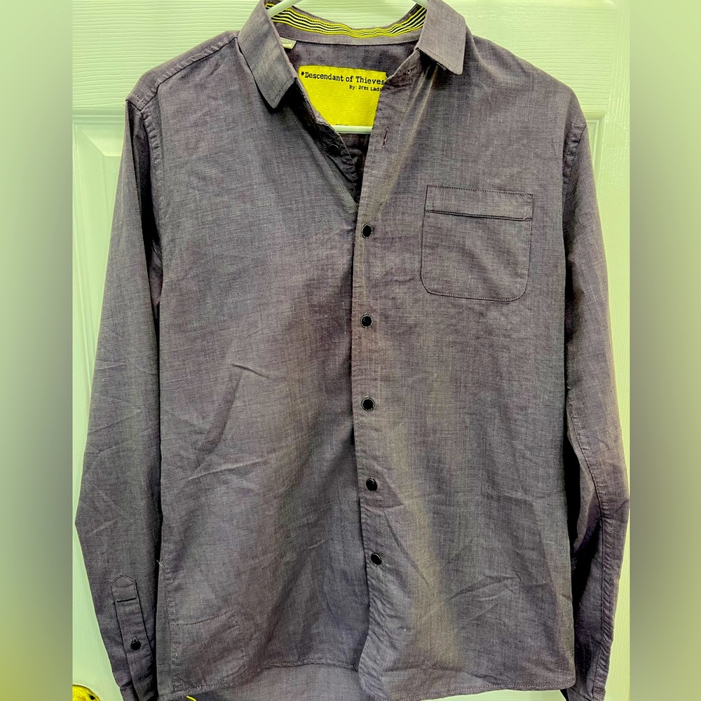 Men’s medium limited edition descendants of thieves